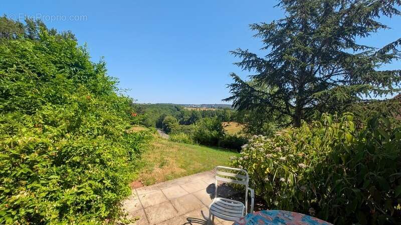 Propriété de caractère, piscine et dépendances - photo 14