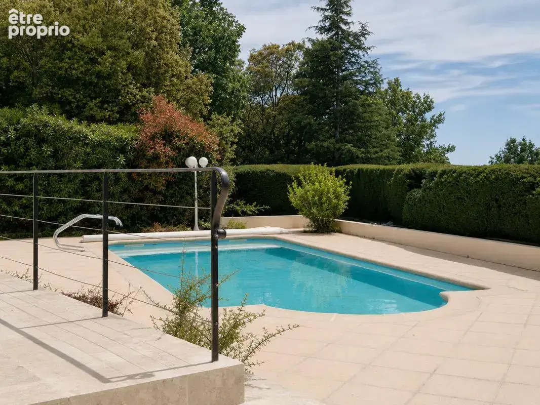 Vue panoramique et calme absolu pour cette villa rénovée avec piscine - photo 8