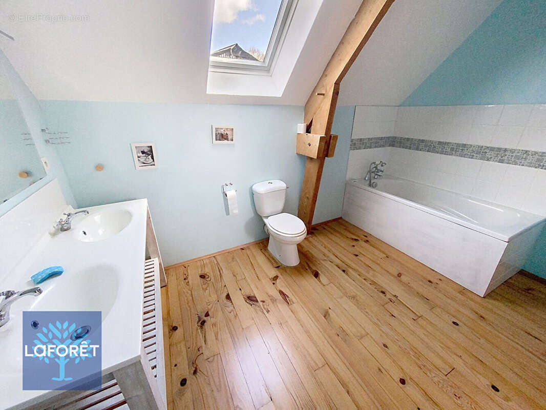 Maison à LA BAZOUGE-DU-DESERT