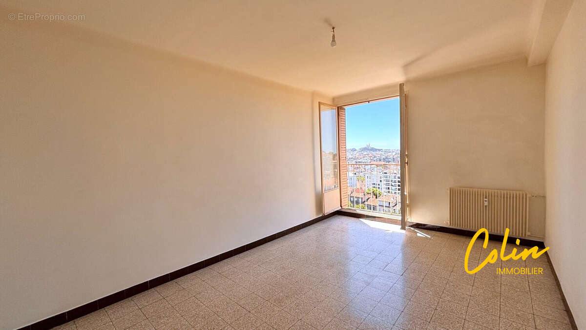 Appartement à MARSEILLE-4E
