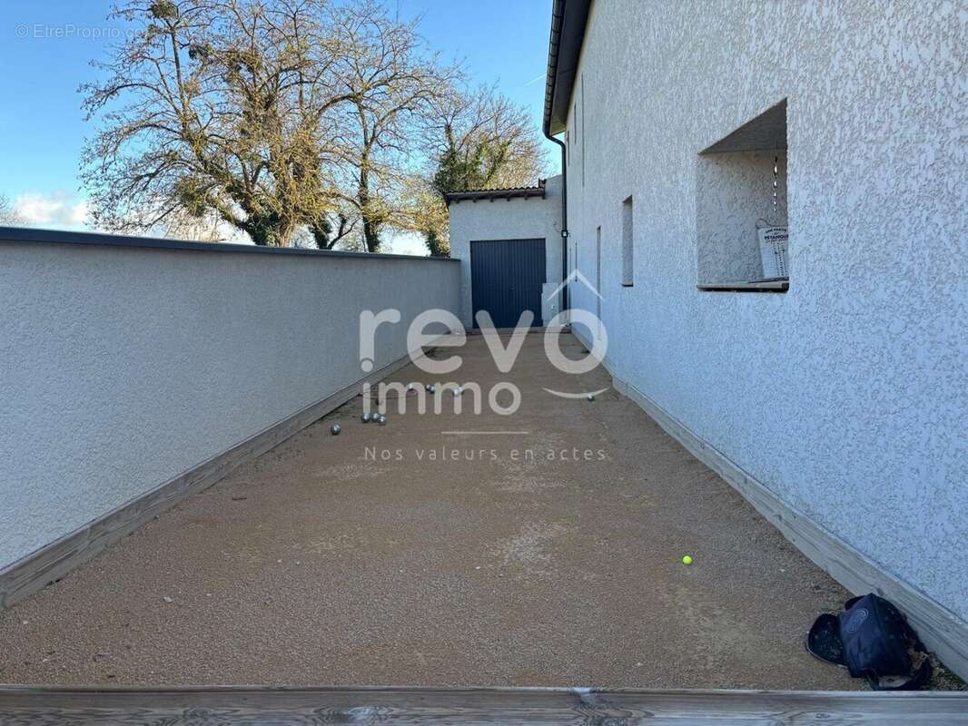 Maison à MESSIMY-SUR-SAONE