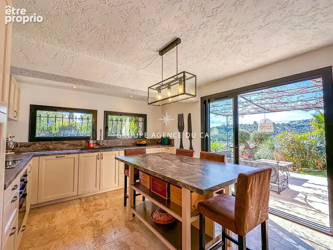 A vendre villa de charme 4 chambres terrain plat piscine parking proche mer aux issambres - photo 6