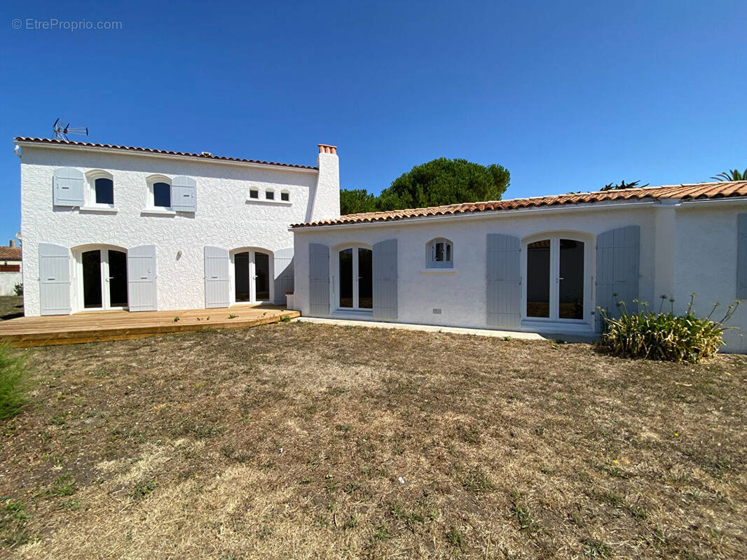Maison à LA BREE-LES-BAINS