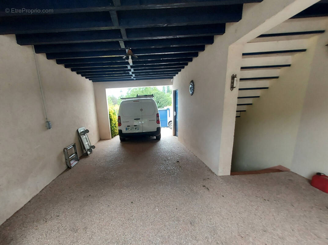 Maison à NESLES-LA-VALLEE