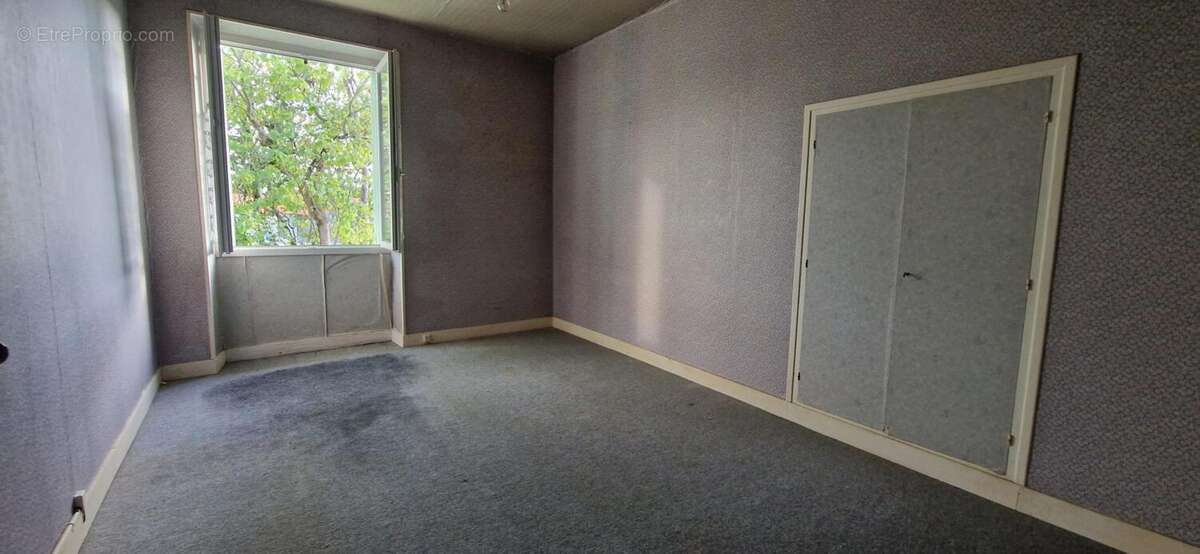 Maison à CROIX-CHAPEAU