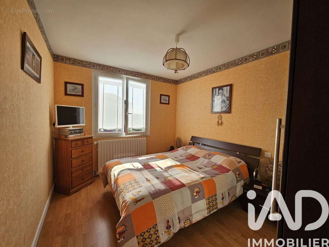 Maison 146 m² à Vaas  - photo 8