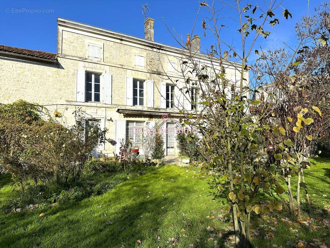 Maison à MANSLE