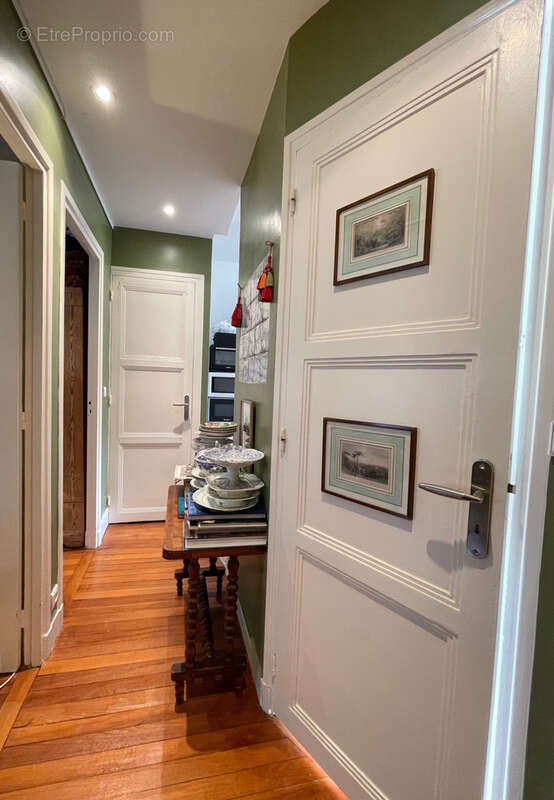 Appartement à NEUILLY-SUR-SEINE