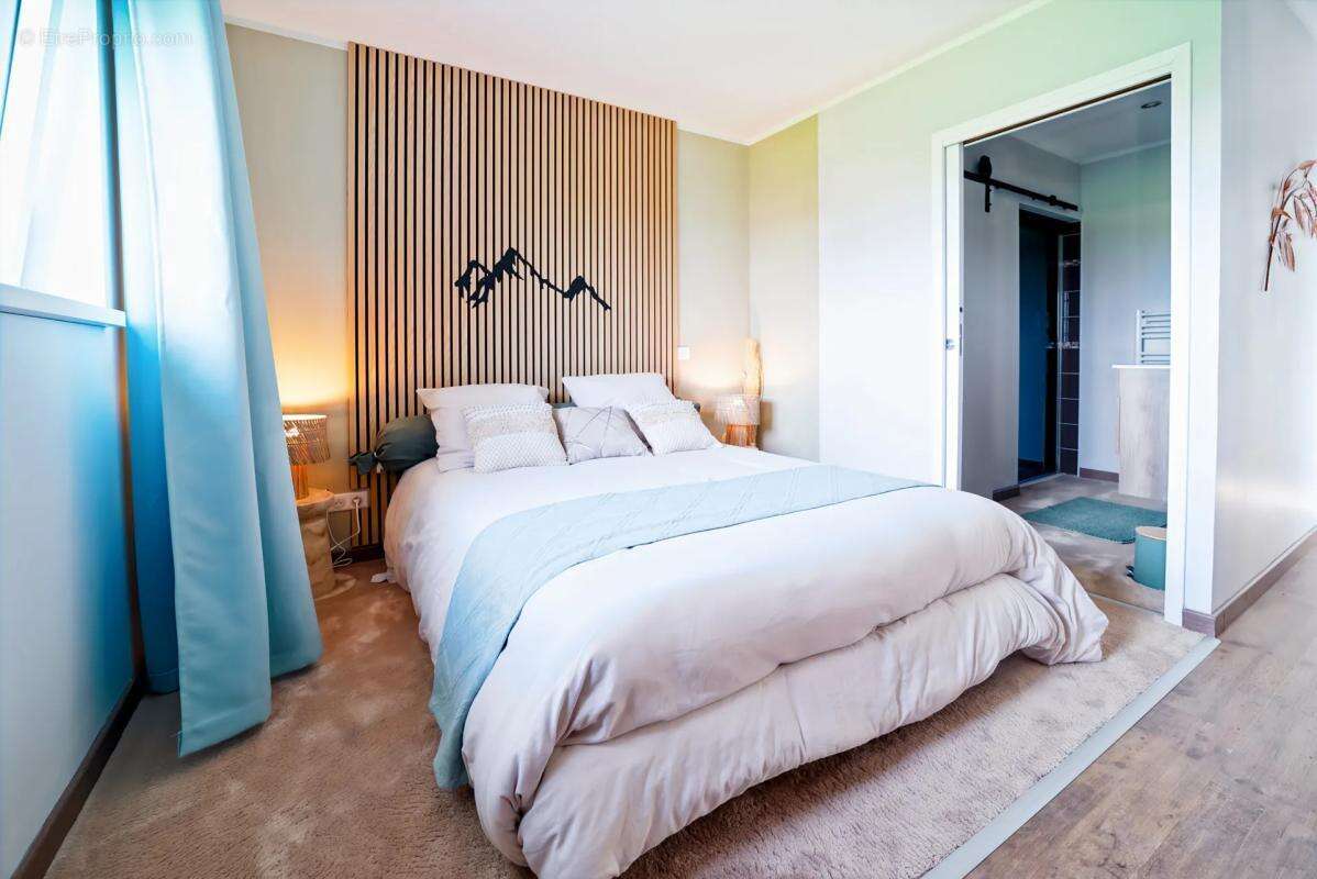 Maison à DOMPIERRE-SUR-VEYLE