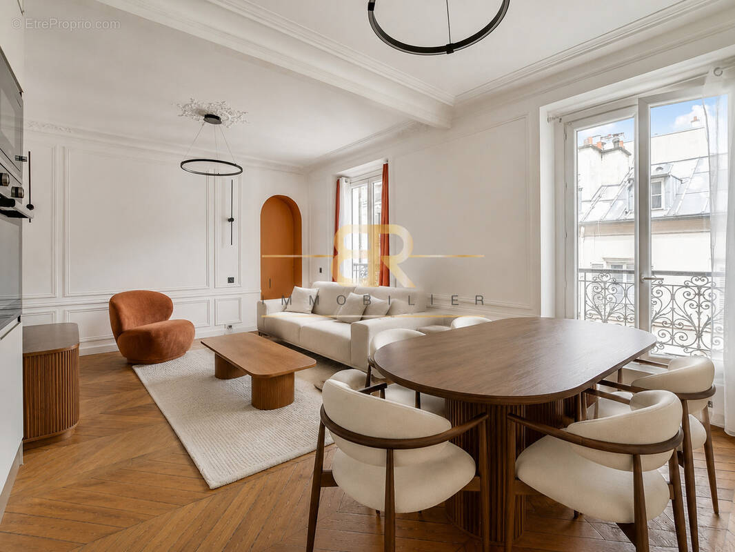 Appartement à PARIS-17E