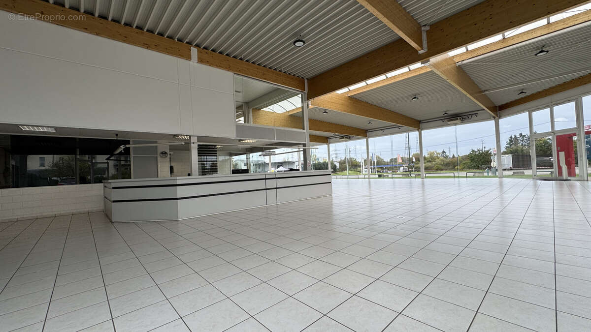 Commerce à SUNDHOUSE