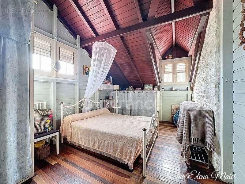 Maison à PETIT-BOURG