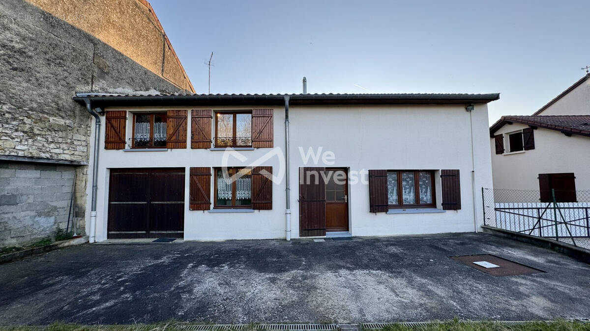 Maison à COMBLES-EN-BARROIS