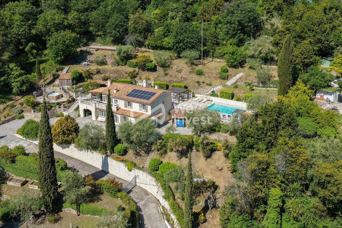 Maison à CARROS