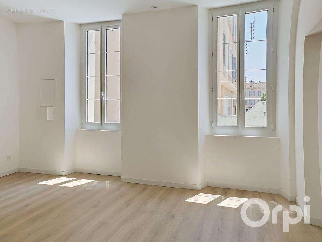 A vendre type 2 neuf avec terrasse privative et parking privatif sans charge - photo 3