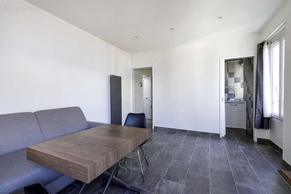 Appartement à PARIS-7E