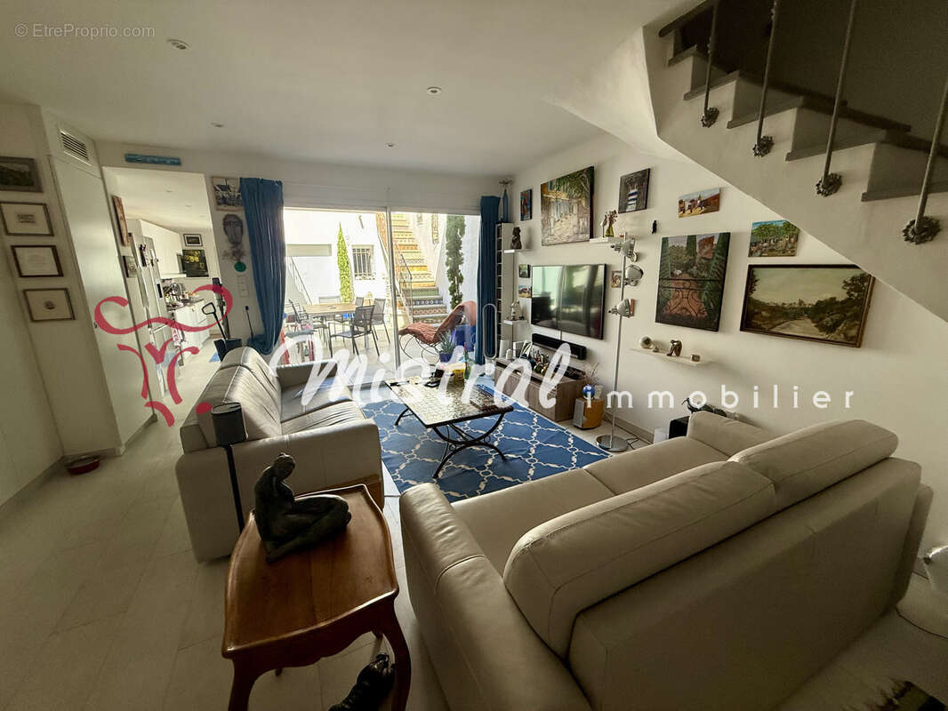 Vente maison de village aigues mortes intra muros - photo 7