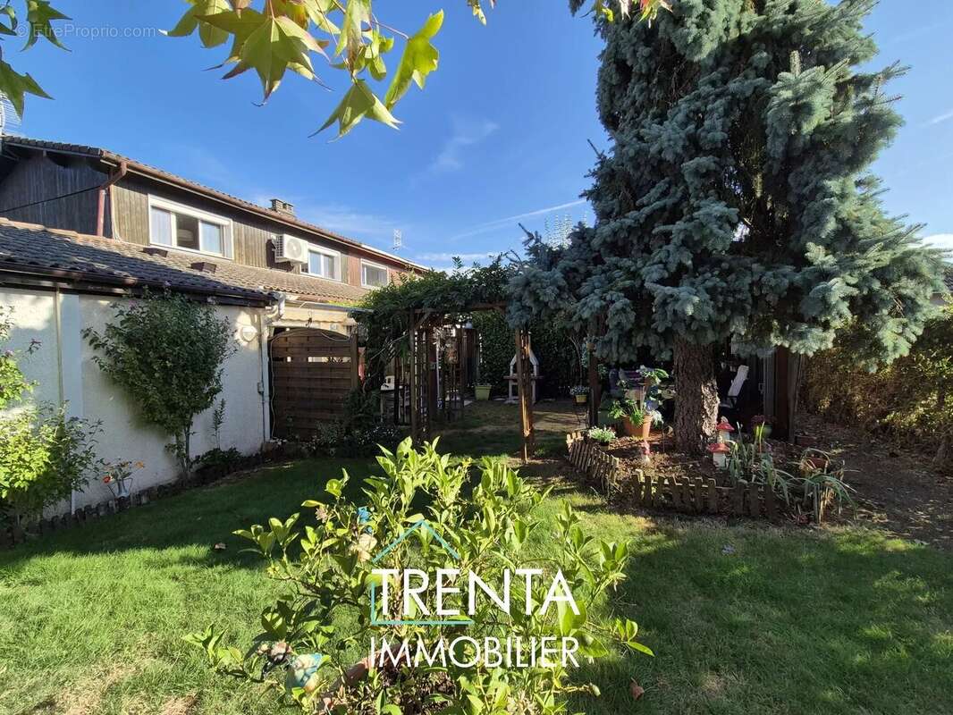 Maison à LE GRAND-LEMPS