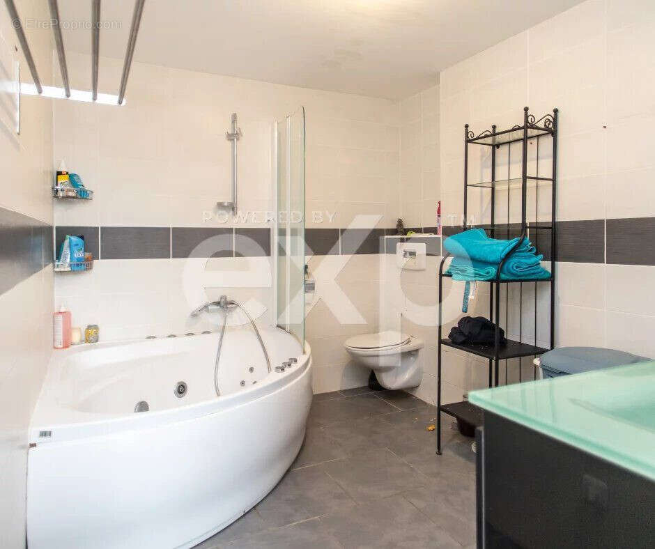 Maison 144 m² à Cervens  - photo 5