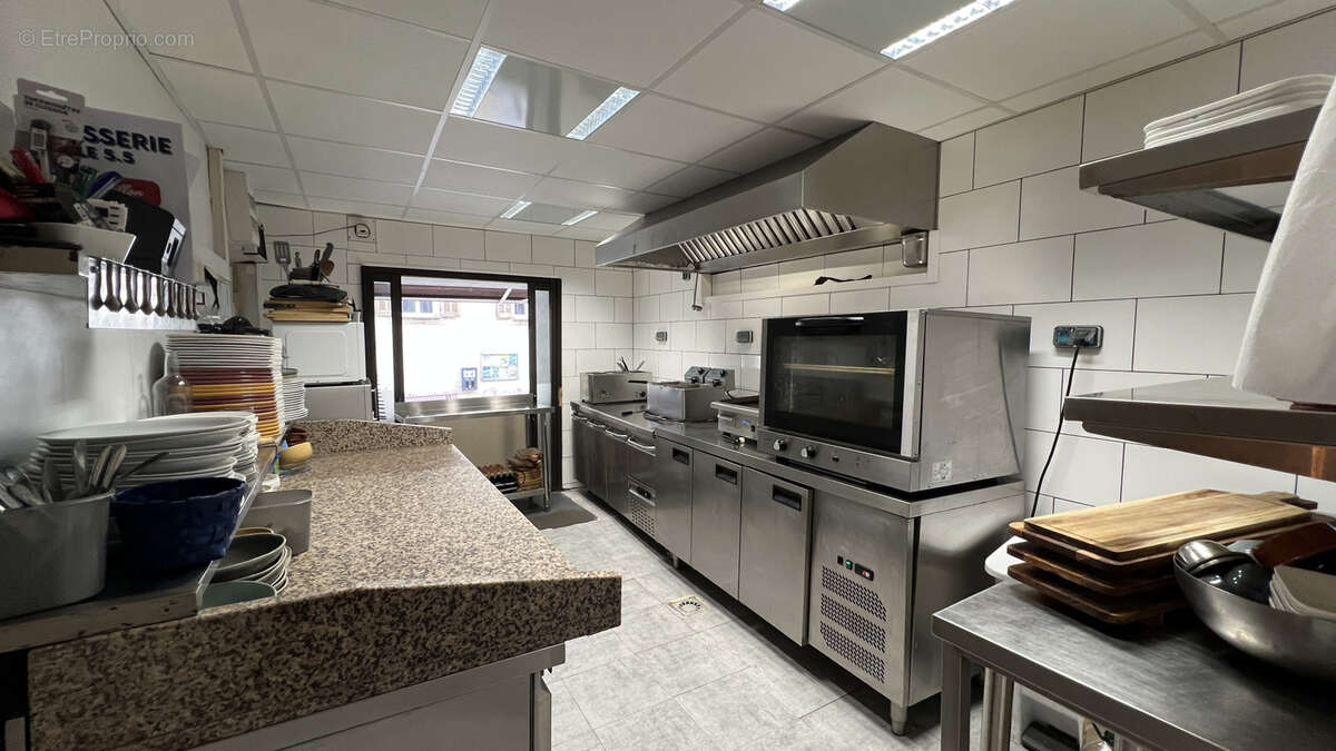 Commerce à GREOUX-LES-BAINS