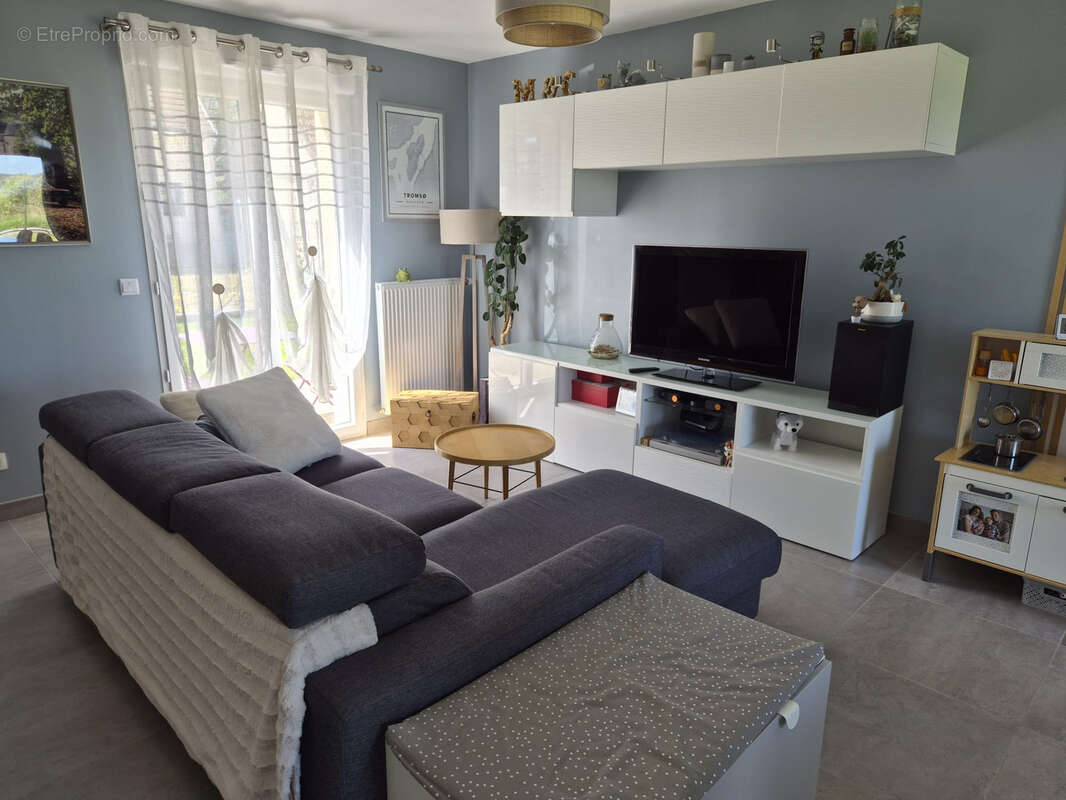 Maison à LA QUEUE-LES-YVELINES