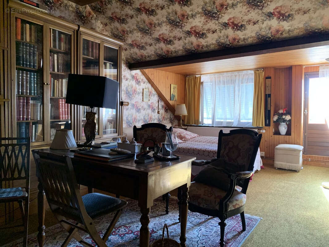 Maison à LE PONT-CHRETIEN-CHABENET