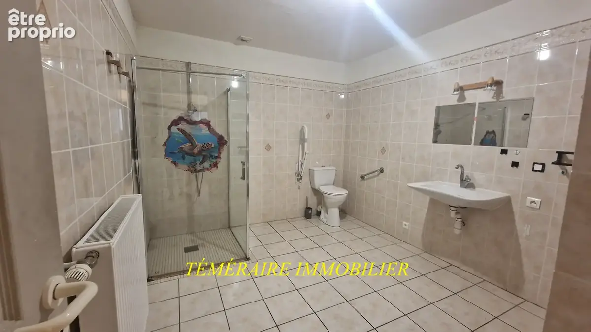 MONNET-LA-VILLE - Grand T4 en duplex de 165m2 - photo 10