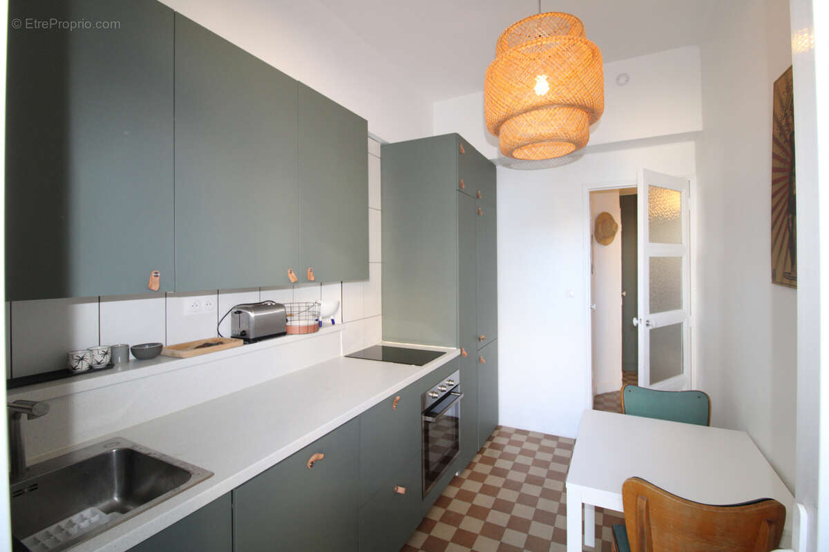 Appartement à MARSEILLE-5E