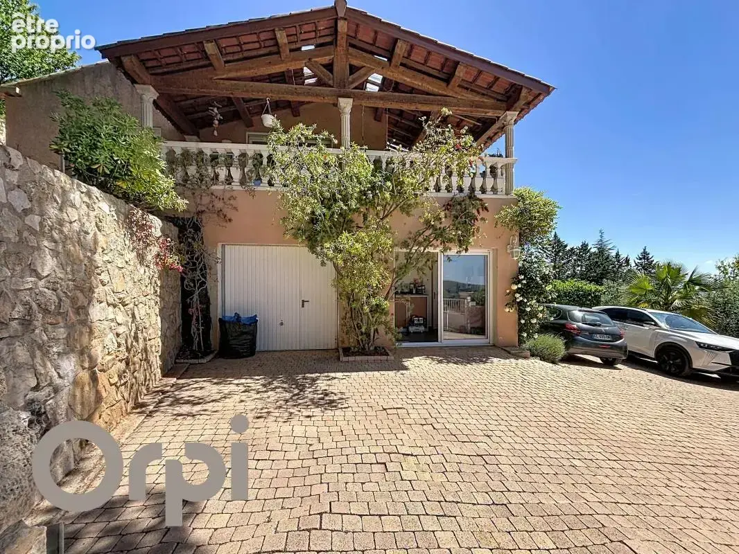 Élégante Propriété avec Vue Dominante • Piscine, Suite Parentale & Studio Indépendant - photo 22