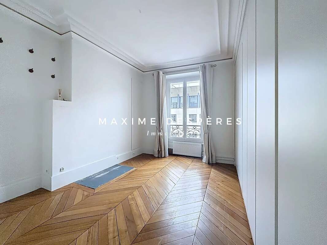 Appartement à NEUILLY-SUR-SEINE