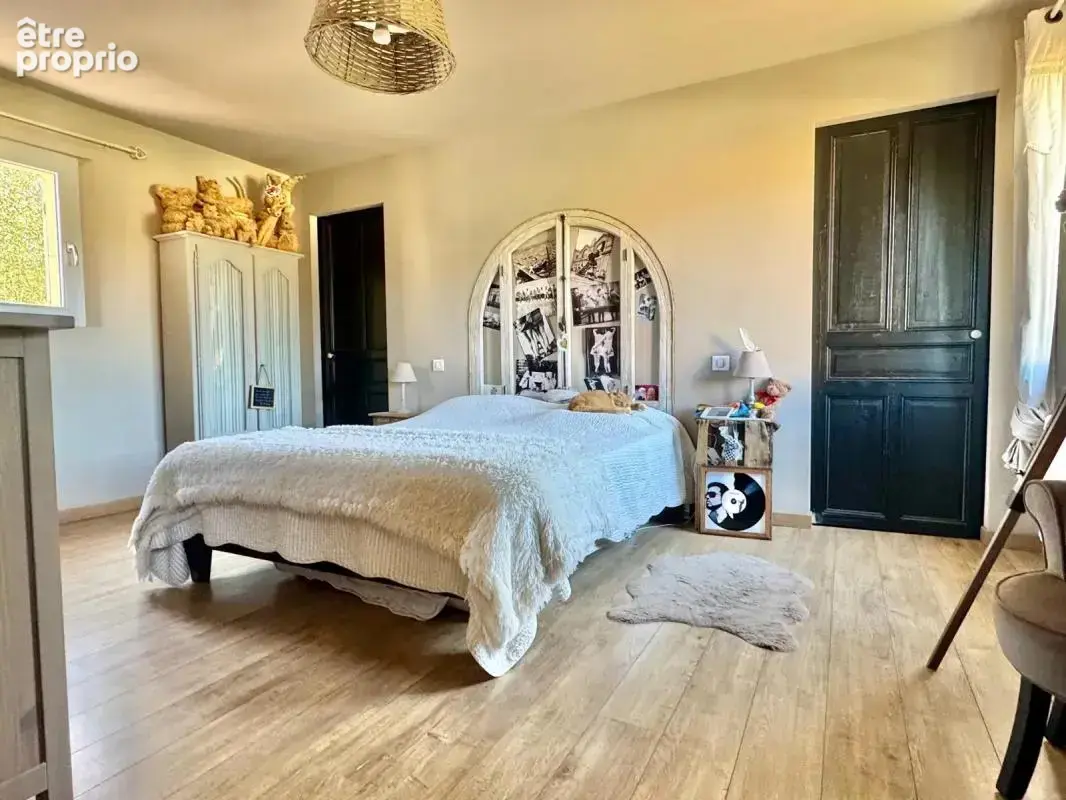 Ensemble immobilier de caractère à Malaucène : grande habitation de charme, hangar et dépendances professionnelles - photo 13