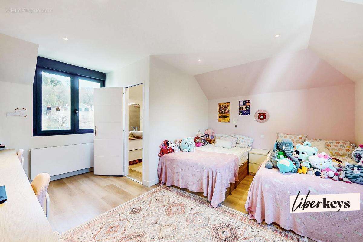 Maison à SAINT-LEGER-EN-YVELINES