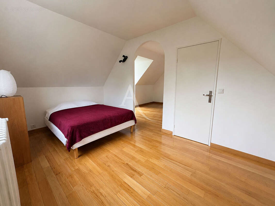 Maison à OZOIR-LA-FERRIERE