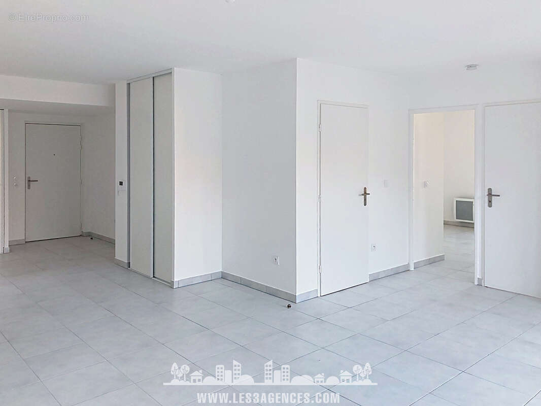 Appartement à COGOLIN