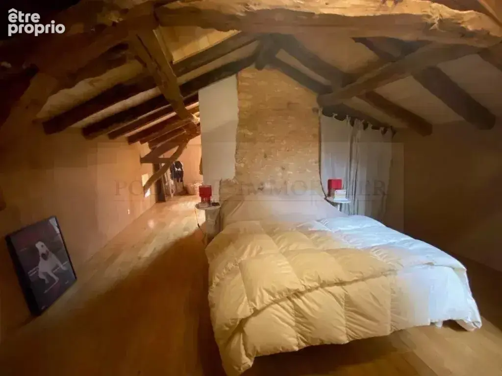 Exceptionnelle propriete en pierre de caractere restauree avec  dependances - photo 15