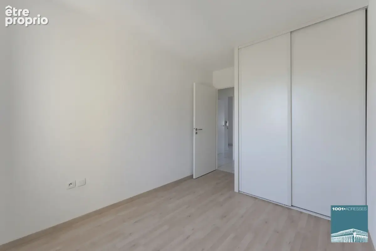  Appartement trois pièces avec terrasse et parking - photo 9