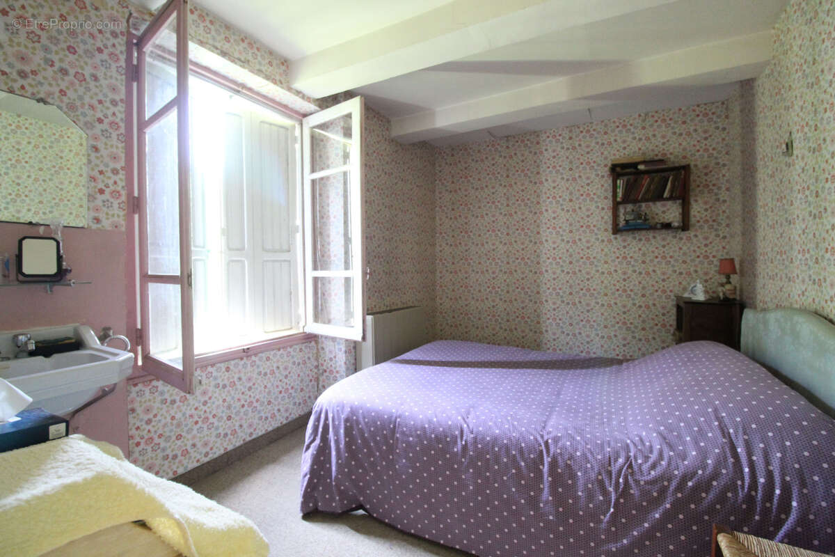 Maison à SAINT-SERNIN-SUR-RANCE