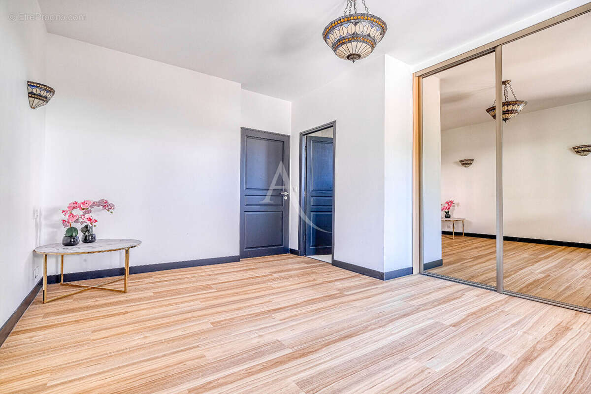 Maison à NEUILLY-PLAISANCE