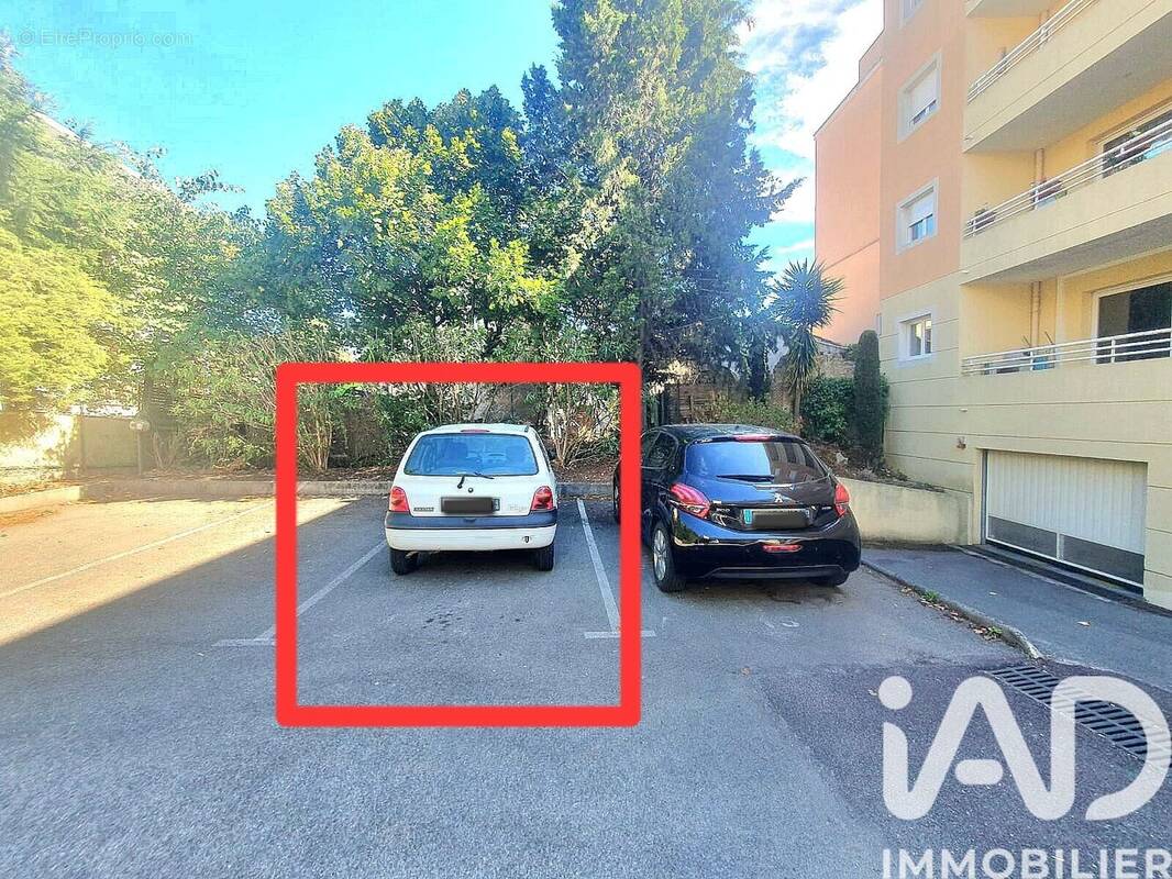 Photo 1 - Parking à PEYMEINADE