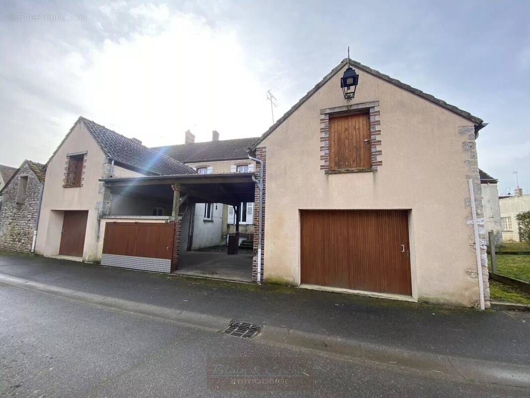 Maison à GY-LES-NONAINS