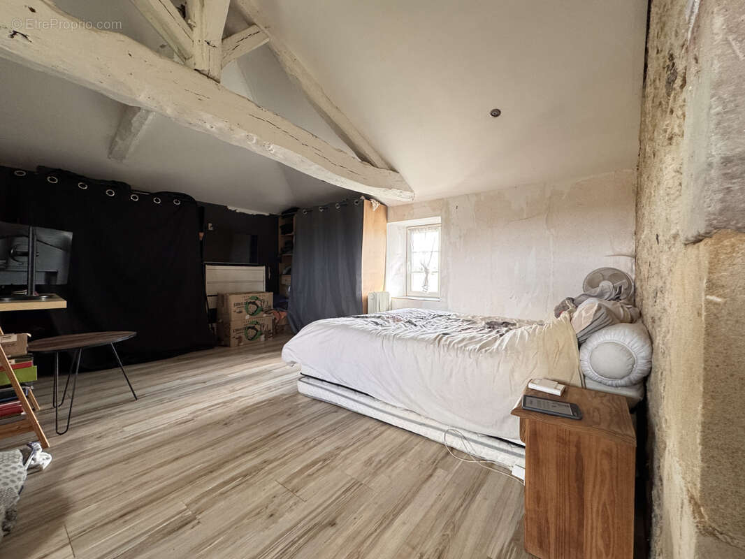 Maison à BAIGNES-SAINTE-RADEGONDE