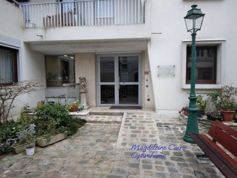 Parking à PARIS-20E