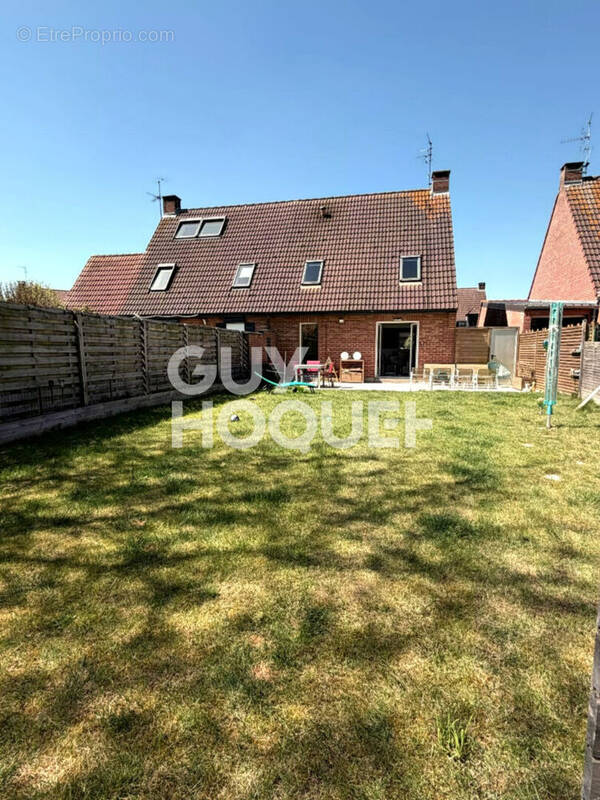 Maison à LA CHAPELLE-D'ARMENTIERES