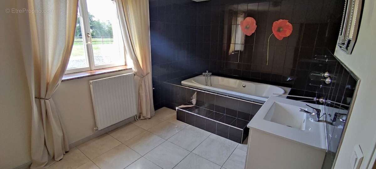 Maison à MEZIDON-CANON