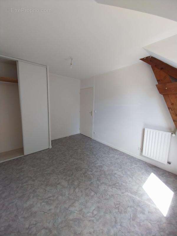 Beau t4 avec balcon - photo 11