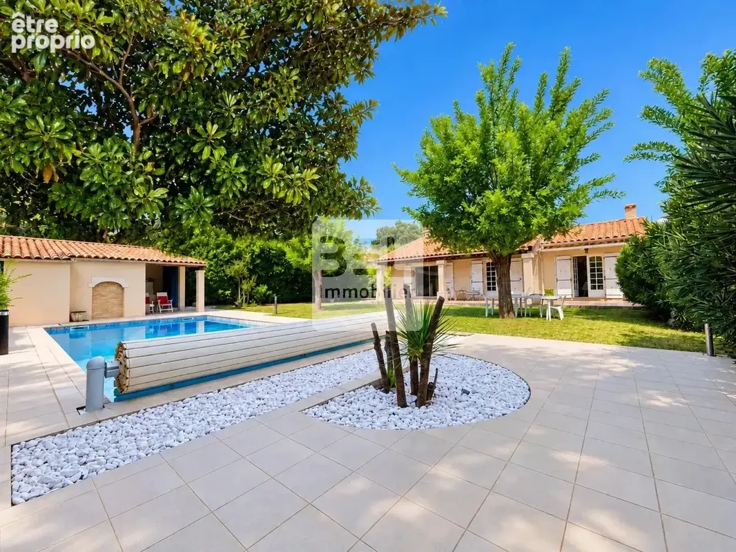 Belle Villa sur grand terrain de 2000 m2 avec piscine à Pont-Saint-Esprit - photo 2