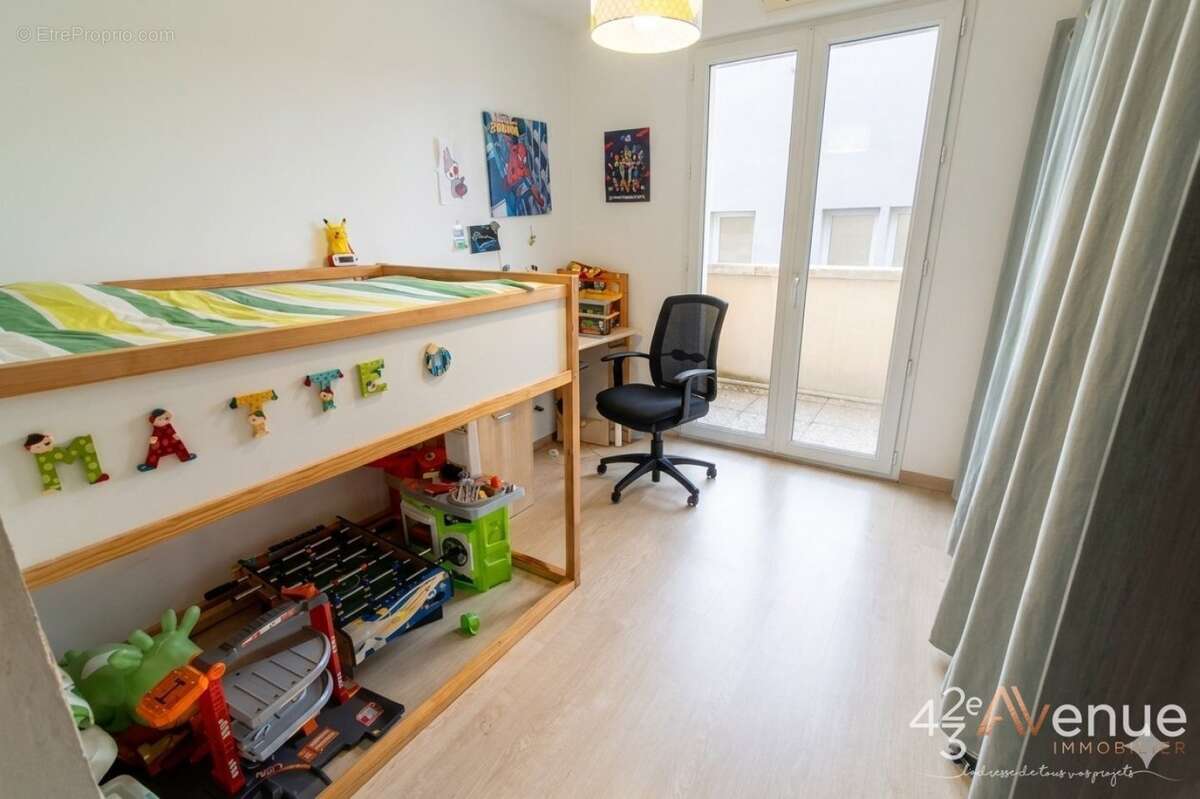 Appartement à SAINT-JUST-SAINT-RAMBERT
