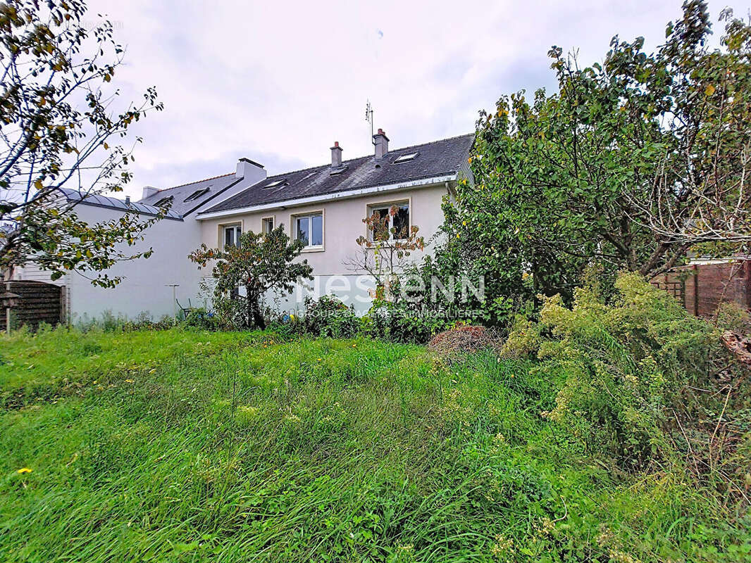 Maison à SAINTE-LUCE-SUR-LOIRE