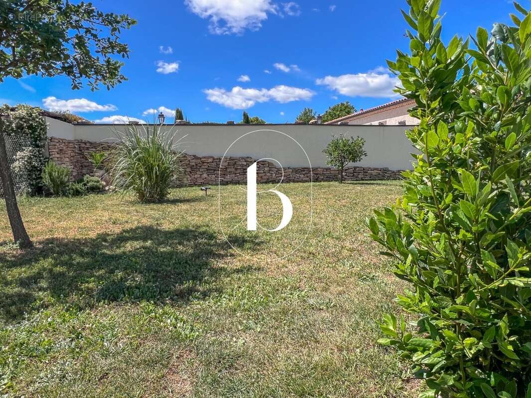 Maison 100 m² à Orgnac-L'aven  - photo 6