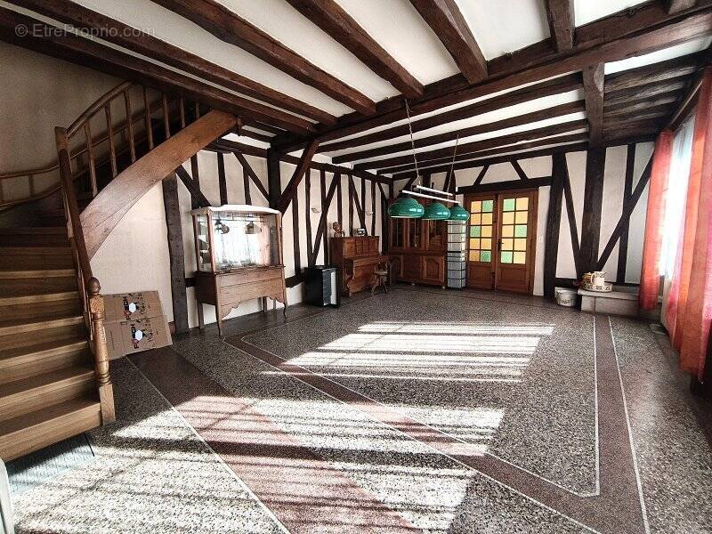 Maison à SAINTE-MENEHOULD